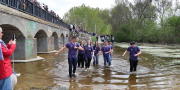 Alaraz vive una multitudinaria romería en honor del Santo Cristo del Monte con los quint@s como grandes protagonistas