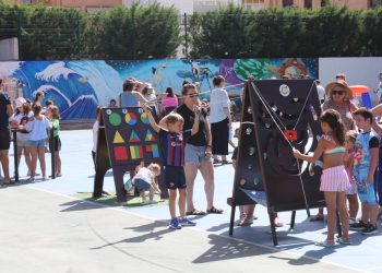 Chicola recupera los juegos en la calle para todas las edades con una propuesta de ocio ideal para fiestas populares y celebraciones