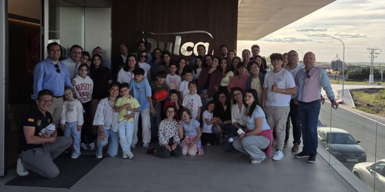 Dulca recibe en Peñaranda a una veintena de niños de familias que forman parte de Empresa Familiar de Castilla y León (EFCL)