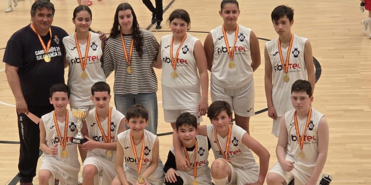 El equipo Infantil mixto de Peñaranda revalida el título de Campeón Provincial en baloncesto tras un vibrante partido