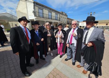 Santiago de la Puebla recibe a un centenar de capistas en una grata jornada de convivencia con música y los típicos cuquillos
