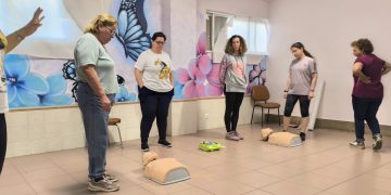 Coca de Alba trata la prevención de caídas, primeros auxilios y RCP y cuidados del cuidador en la III Semana de la Salud