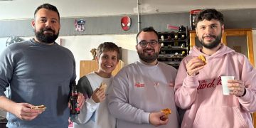 Daniel Cifuentes, el profesor macoterano que lleva la tradición del Lunes de Aguas y los productos charros a tierras aragonesas