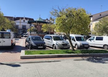 Peñaranda en Común exige el cumplimiento del acuerdo para los presupuestos y pide retirar vehículos del mercadillo en las plazas