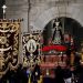 La procesión de la Penitencia nazarena ilumina la madrugada del Jueves Santo en Peñaranda con los tres pasos de la cofradía
