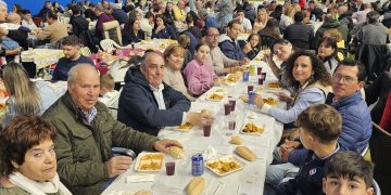 La paella popular de Villoria reúne a cerca de 1.400 personas en pleno corazón de las fiestas del Voto en honor de Santa Bárbara