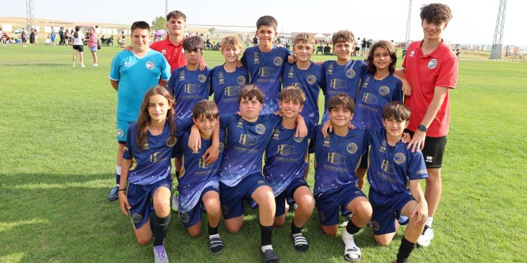Villoria, capital del fútbol solidario gracias al V torneo «La sonrisa de M4ría» con Unionistas A y Madrid FF como campeones