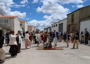 Aldeaseca de la Frontera recibe con bailes a San Isidro Labrador en uno de los días festivos más esperados de todo el año