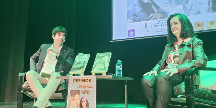 Sonsoles Sánchez-Reyes presenta «Lo que perdieron los héroes», una reflexión sobre el verdadero significado del heroísmo