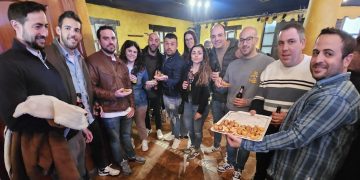 Macotera disfruta de la Feria del Pincho sin miedo a la lluvia en una jornada con un gran ambiente en los cinco bares participantes