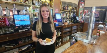 Macotera disfruta de la Feria del Pincho sin miedo a la lluvia en una jornada con un gran ambiente en los cinco bares participantes