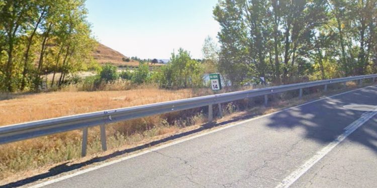 Un joven motorista aparece accidentado sobre la calzada en la carretera SA-804 a su paso por el término de Aldearrubia