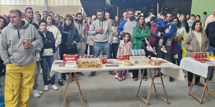 Aldeaseca de la Frontera da inicio a sus fiestas patronales con un gran convite y vivas a San Isidro Labrador, al pueblo y a España
