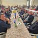 A la rica paella para 300 comensales en Arabayona de Mógica que han celebrado la festividad del patrón del campo, San Isidro