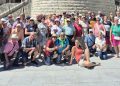 La asociación de mayores San Miguel, de Peñaranda, inicia su viaje a tierras catalanas con una visita turística a Barcelona