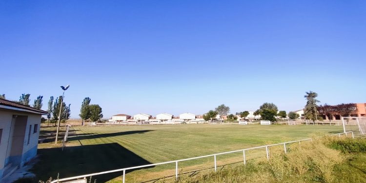Robo en los vestuarios del campo de fútbol de Villoruela: un joven se lleva más de 300 euros de los jugadores del Cabrerizos CF