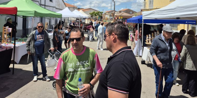 Cantalpino despide las fiestas en honor de San Isidro Labrador con un mercado artesanal con una decena de puestos