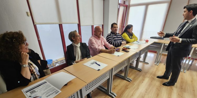 Proyecto Provincia ofrece en Peñaranda una interesante jornada sobre absentismo laboral impartida por Carlos J. Blanco