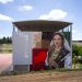 Cordovilla estrena un espectacular mural con sello salmantino en el frontón polideportivo y creado por el artista Caín Ferreras