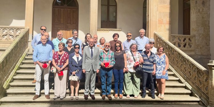 El villorejo Saturnino Villardón, entre los 35 trabajadores jubilados que han sido homenajeados hoy por la Diputación de Salamanca