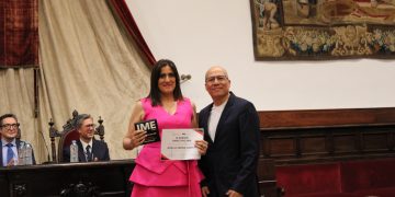 La directora corporativa de DULCA, Noelia Serna, galardonada con el III Premio Directivo IME en el Paraninfo de la Universidad