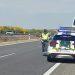 La Guardia Civil auxilia a los 45 pasajeros de un autobús tras sufrir el reventón de una rueda en la autovía A-50 en Aldeaseca