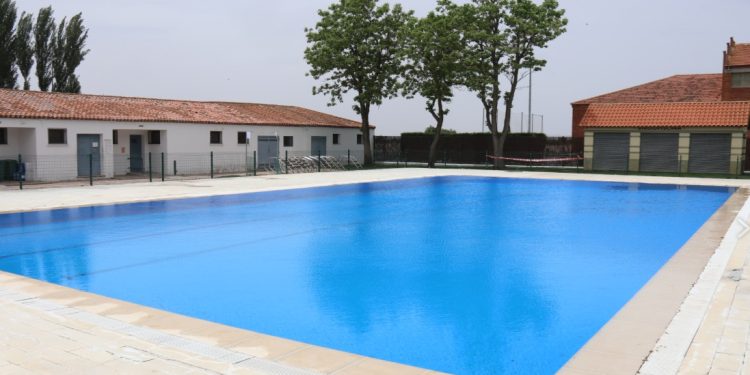 Nuevo revés en Peñaranda: la licitación de la remodelación de las piscinas queda desierta al no haber ninguna empresa interesada