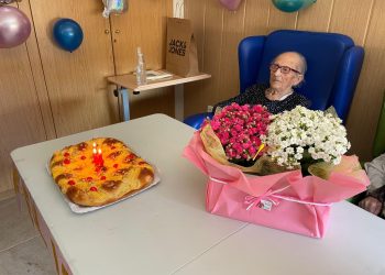 Teodosia González Rivera celebra en Alaraz sus 104 años de vida y suma su primer tataranieto a una extensa y querida familia