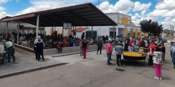 Villoria y Villoruela reúnen a cientos de vecinos en sus paellas que han recaudado donativos para la campaña solidaria de Las Villas