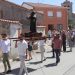 Nava de Sotrobal recibe entre bailes a San Antonio de Padua en una procesión amenizada por los dulzaineros de Alborada