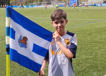 El jugador de fútbol peñarandino Aarón Miguel viaja a Donostia para probar suerte deportiva con el equipo de la Real Sociedad