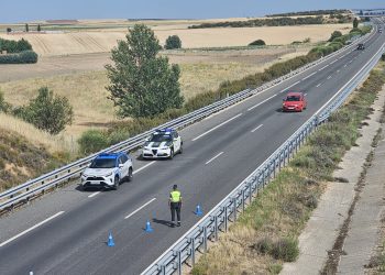 Un accidente de moto en la A-50, a su paso por Peñaranda, deja herida a su conductora, que ha sido trasladada al Hospital