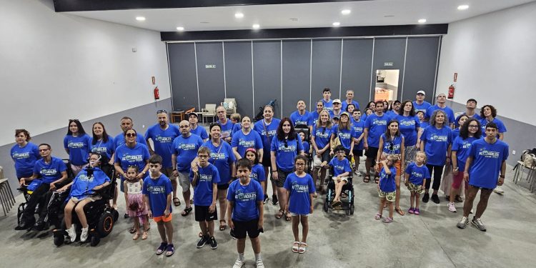La gran «familia» de Aerscyl elige Huerta para disfrutar de una jornada de confraternidad con actividades y comida en el albergue