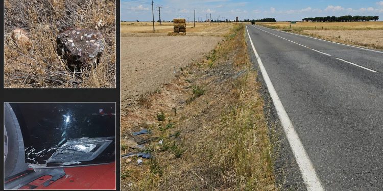 Piedras de gran tamaño en la carretera de Aldeaseca colocadas de forma intencionada provocan un accidente con daños a un turismo