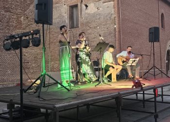 Paradinas de San Juan cierra sus fiestas con la música del grupo Arena que celebra su X aniversario sumando nuevos éxitos