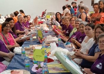 Encajeras de Peñaranda participan en el Encuentro de Bolillos «Ciudad de Salamanca» celebrado en el Palacio de Congresos