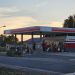Villoria confía en una pronta solución para que la gasolinera pueda volver a prestar servicio a los pueblos de Las Villas