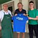 El ex futbolista y entrenador alemán Bernhard Schuster hace parada en Peñaranda y disfruta en su visita a Los Álamos
