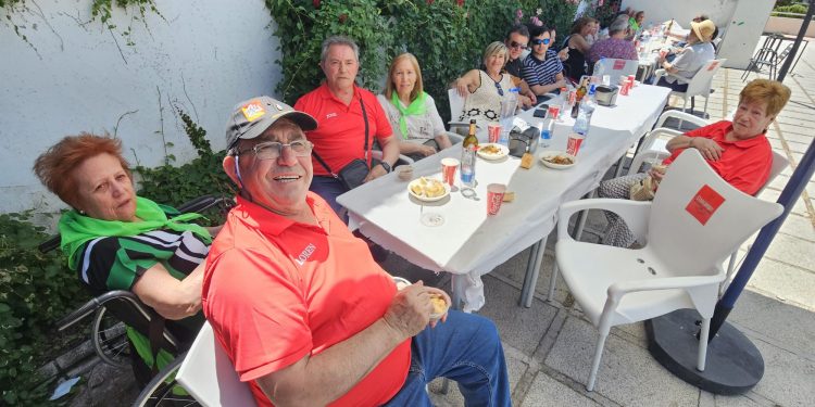 La II jornada de convivencia de asociaciones de la provincia reúne en Peñaranda a 150 participantes en un día plenamente veraniego