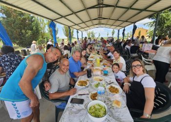 Moríñigo despide sus fiestas en honor de San Antonio de Padua con una gran paella en el parque nuevo para vecinos y visitantes