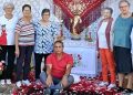 Santiago de la Puebla luce con orgullo el bello altar del Corpus que ha preparado un grupo de vecinos para la procesión