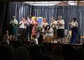 La asociación de mayores «Los Charros», de Villoruela, abre su semana cultural con una exitosa representación teatral