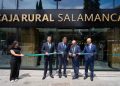 Caja Rural de Salamanca presenta su nueva imagen de marca y culmina la reforma de su oficina principal en la capital charra