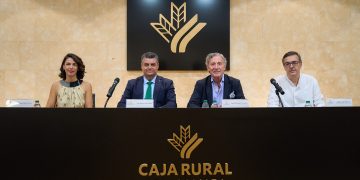 Caja Rural de Salamanca organiza el encuentro «Cerca de las estrellas» con Jesús Álvarez sobre periodismo, deporte y valores