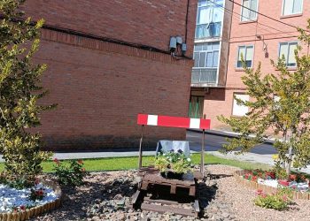 «Peñaranda Monte y Jardín» crea zonas verdes con nuevos diseños, entre ellas un llamativo y vistoso homenaje al ferrocarril