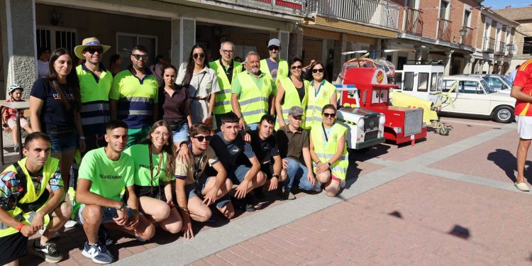 Los Autos Locos no defraudan en Santiago de la Puebla: risas, aplausos, mucho público y primer premio para la «Guardia viril»