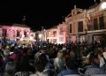 Bailes e intensas ovaciones acompañan la primera noche del Festival Internacional de Folklore en la plaza Mayor de Macotera