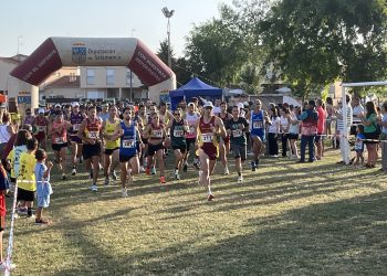 Daniel Ayuso y Verónica Sánchez ganan la prueba absoluta en la carrera popular de Villoruela que llega a su «mayoría de edad»