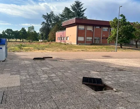 Nuevo robo de cobre, esta vez en el recinto del aeropuerto de Matacán que afecta a la escuela de pilotos y hangares cercanos