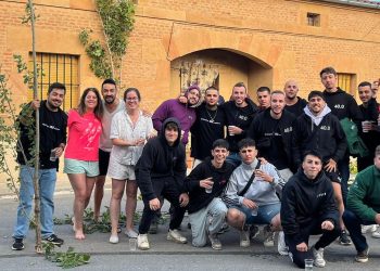 Cordovilla mantiene viva la tradición de la ronda a los mozos y mozas en la mañana del día del santo patrón, Santiago Apóstol